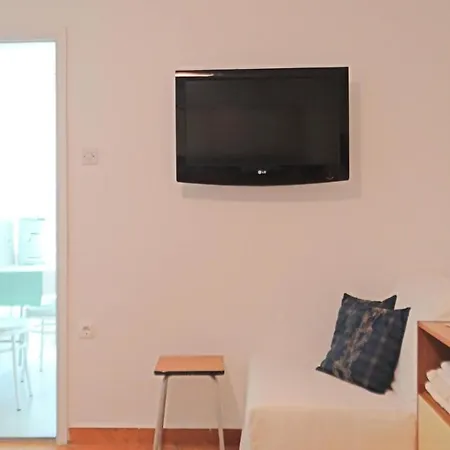 Mimi Center Of Town Krk Croatia *