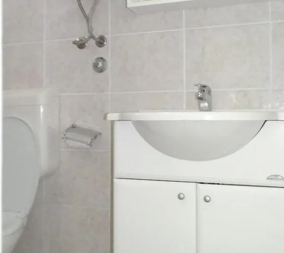 Mimi Center Of Town Krk Croatia Appartement Krk Town